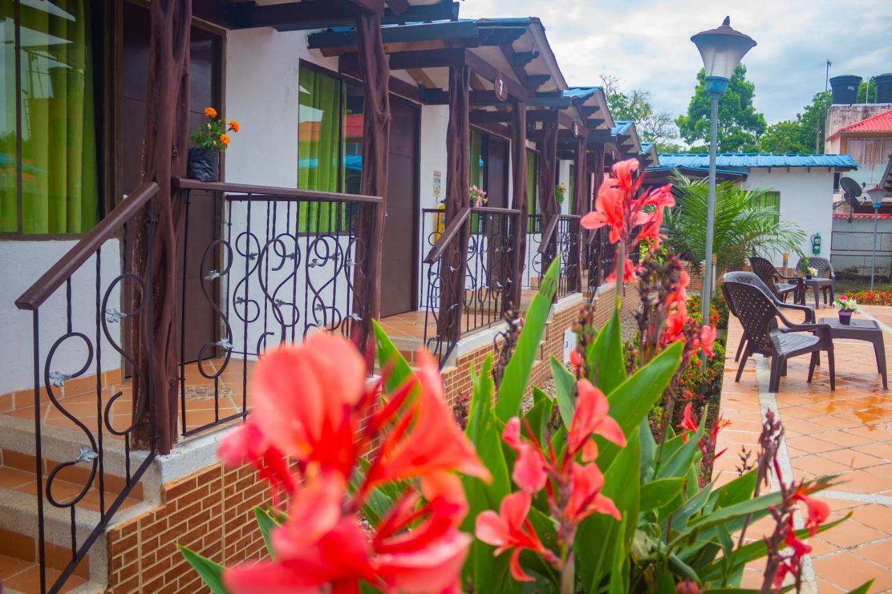 Cabanas El Saman Villavicencio Apiay ภายนอก รูปภาพ